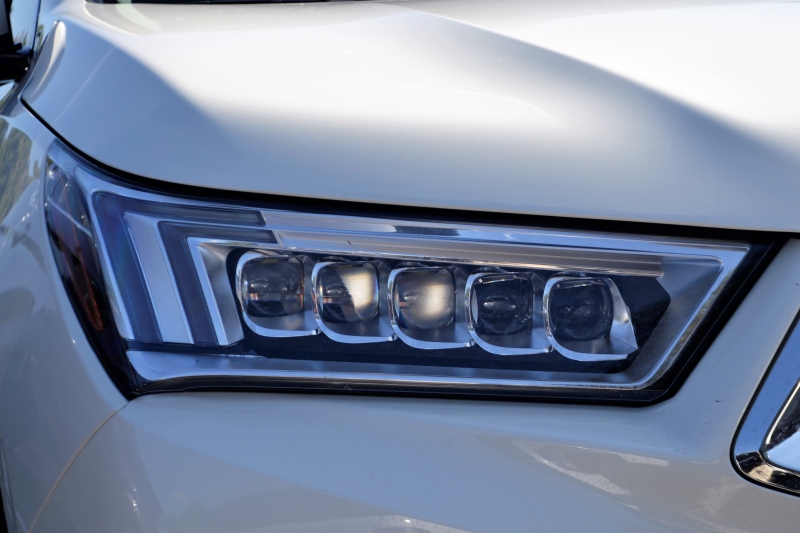 concession-auto-FIGANIERES-min_acura-headlamp-2834131